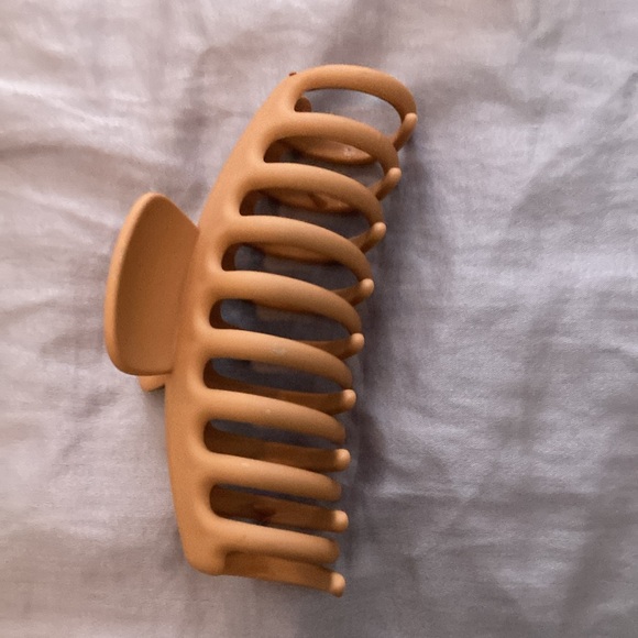 Assortment of Jaw Clips for Hair-Thick Hair - Picture 3 of 5